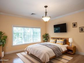 4 Farrar Rd, Upton MA 01568