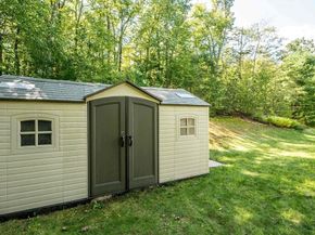 4 Farrar Rd, Upton MA 01568