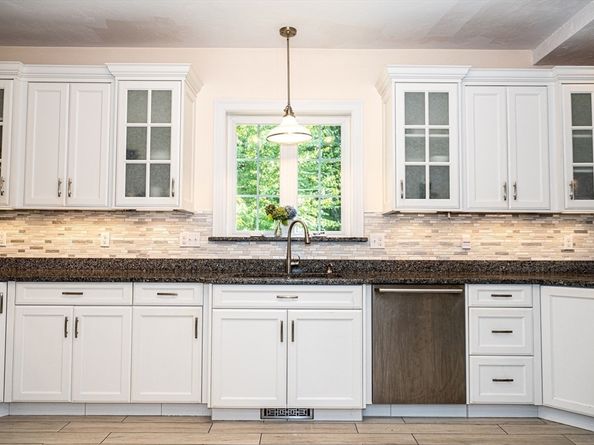4 Farrar Rd, Upton MA 01568