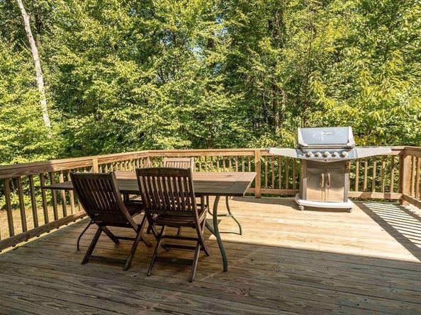 4 Farrar Rd, Upton MA 01568