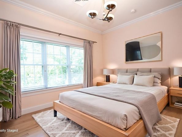 4 Farrar Rd, Upton MA 01568