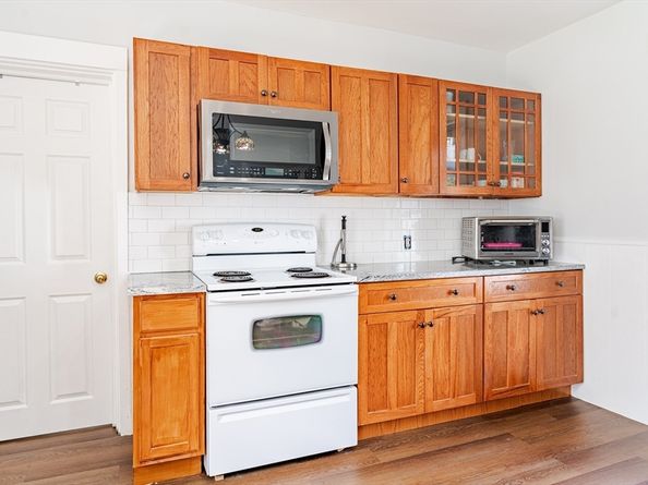 24 Clinton St, Marlborough MA 01752