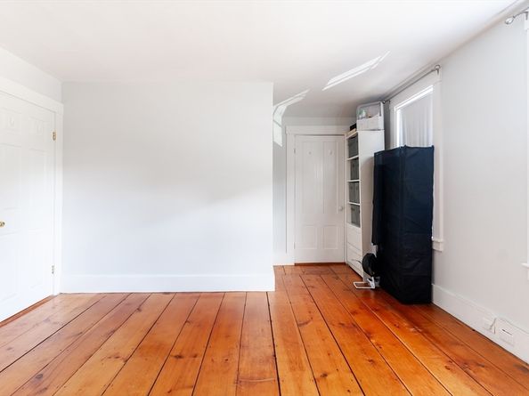 24 Clinton St, Marlborough MA 01752