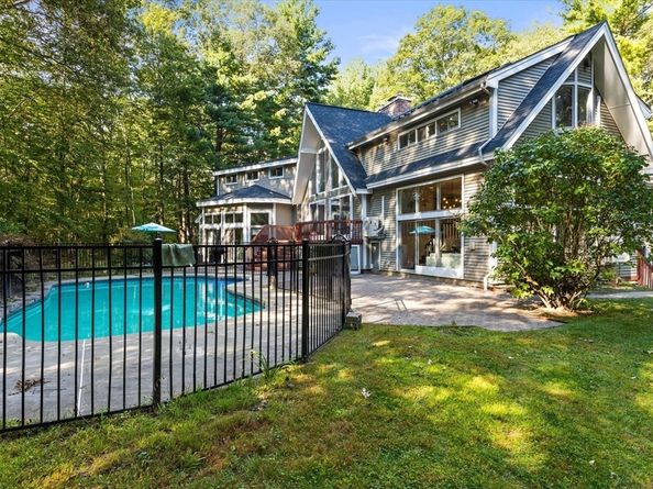 10 Cold Harbor Drive, Northborough MA 01532
