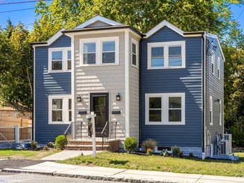 18 Lynn St