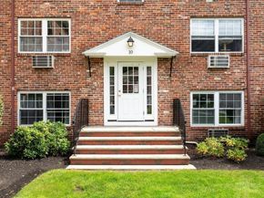 10 Colonial Village Dr 2, Arlington MA 02474