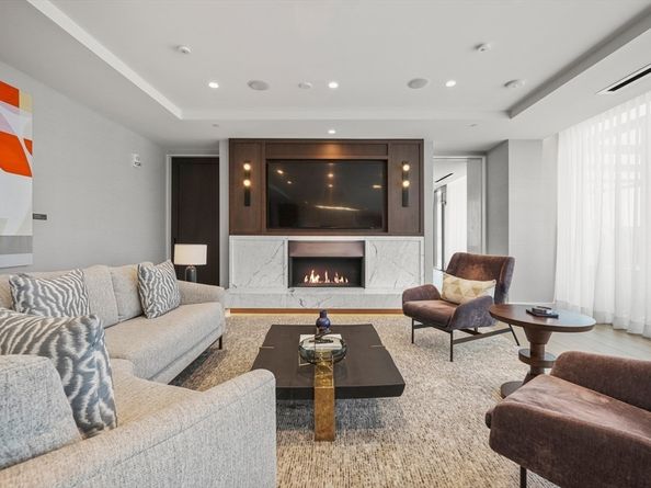 380 Harrison Ave PH1H, Boston MA 02118