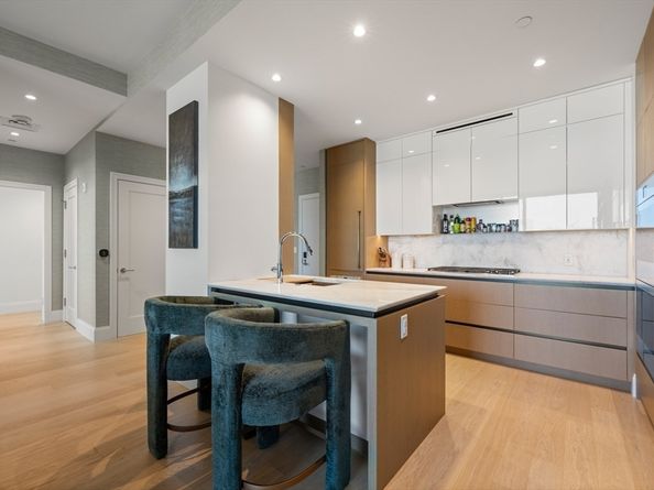 380 Harrison Ave PH1H, Boston MA 02118