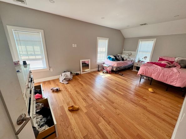 32 Sumner St, Quincy MA 02169