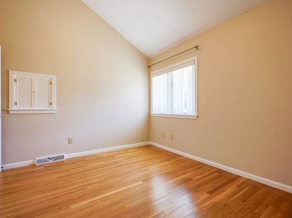 103 Centre Ln 103, Walpole MA 02081