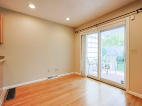 103 Centre Ln 103, Walpole MA 02081