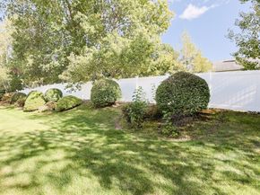 103 Centre Ln 103, Walpole MA 02081