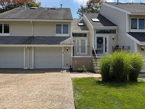 103 Centre Ln 103, Walpole MA 02081
