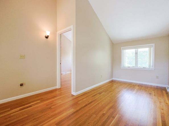 103 Centre Ln 103, Walpole MA 02081