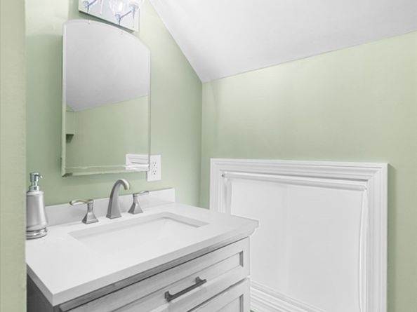 13 State St, Peabody MA 01960