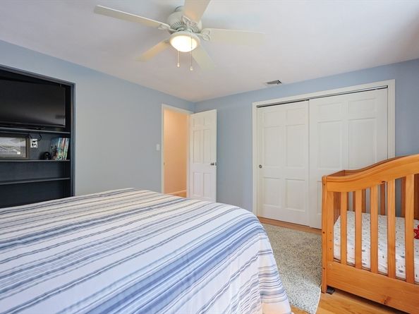 28 Fieldstone Dr, Stoneham MA 02180