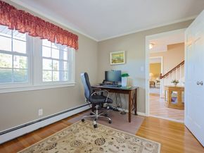28 Fieldstone Dr, Stoneham MA 02180