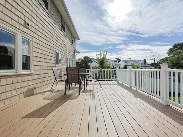 28 Fieldstone Dr, Stoneham MA 02180
