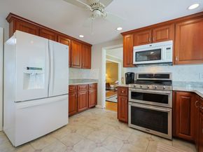28 Fieldstone Dr, Stoneham MA 02180