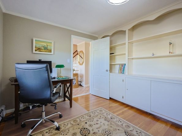 28 Fieldstone Dr, Stoneham MA 02180