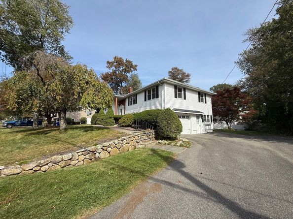 9 Hancock St, Milford MA 01757