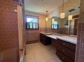 9 Hancock St, Milford MA 01757