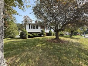 9 Hancock St, Milford MA 01757