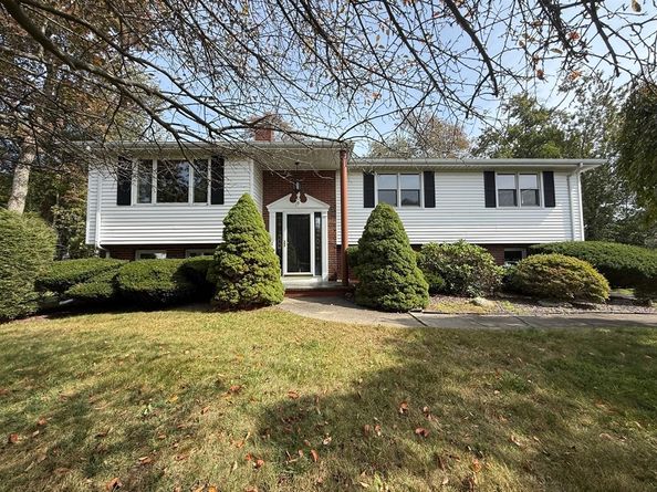 9 Hancock St, Milford MA 01757