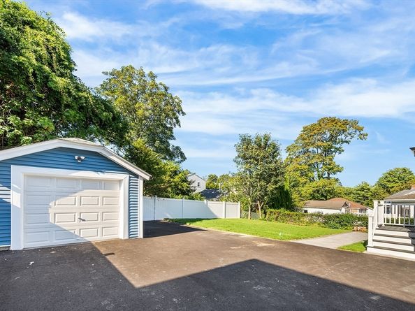 39 Morrison Rd, Braintree MA 02184