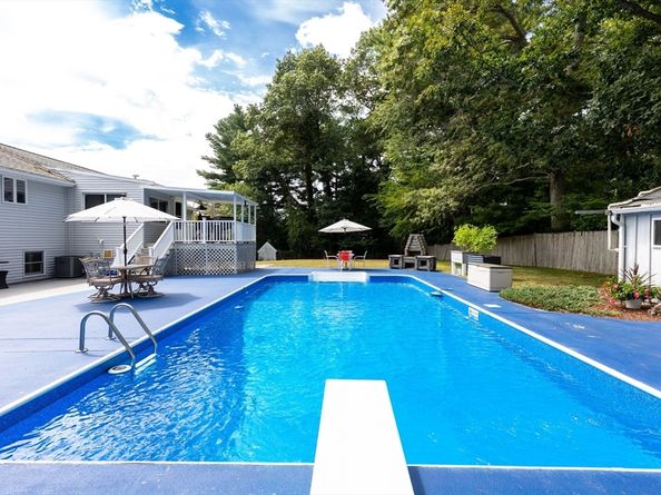 55 Turner Rd, Rockland MA 02370