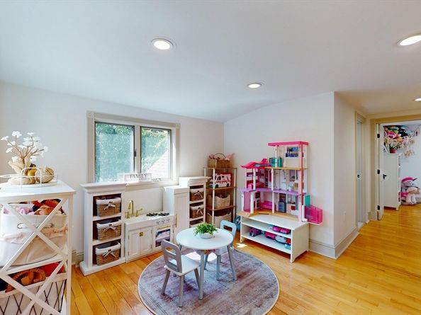 22 Old Cambridge Tpke, Lincoln MA 01773