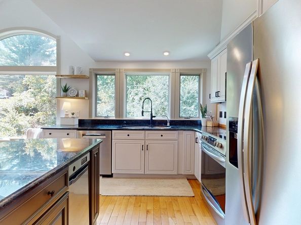 22 Old Cambridge Tpke, Lincoln MA 01773