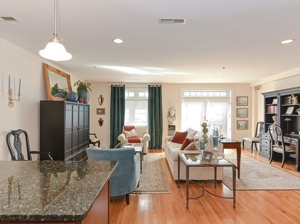 1306 Columbia Rd 1C, Boston MA 02127