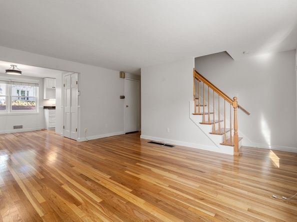 158 Church Street 158, Waltham MA 02452