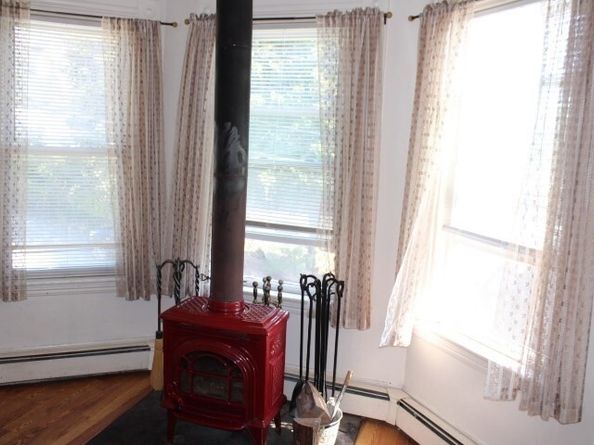 78 Grove St, Gloucester MA 01930