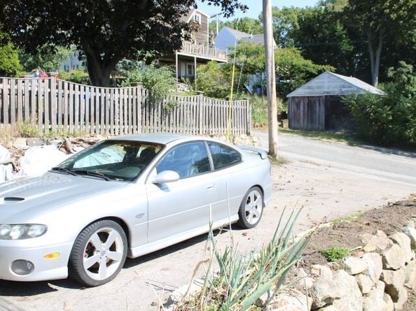 78 Grove St, Gloucester MA 01930