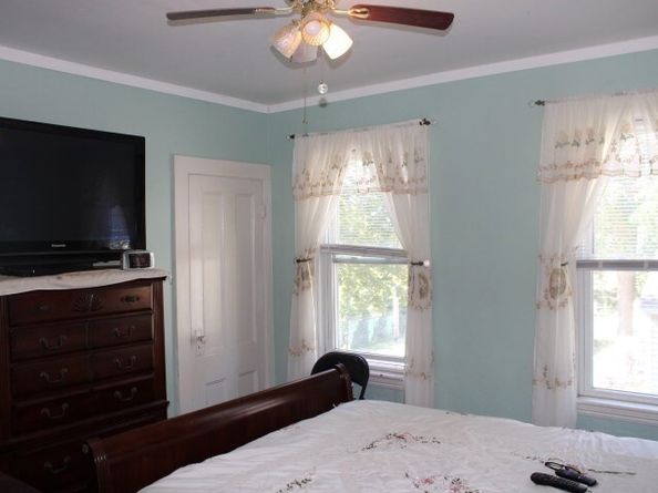 78 Grove St, Gloucester MA 01930