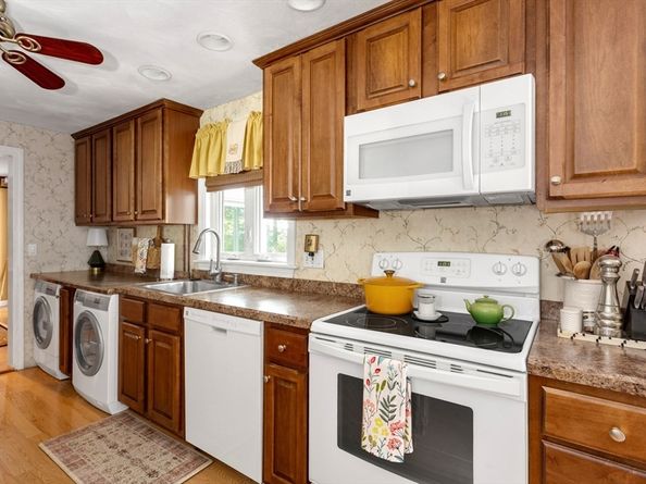 232 Bates Rd, Brockton MA 02302