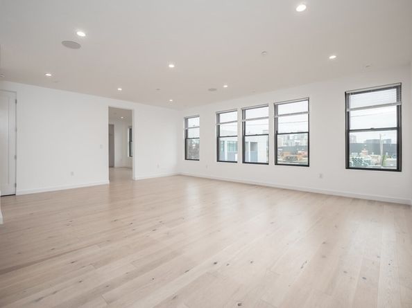 340 West 2nd Street 19, Boston MA 02127