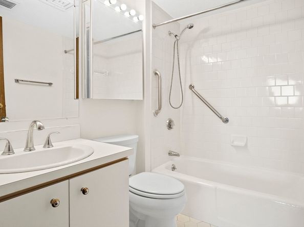 200 Burkhall 803, Weymouth MA 02190