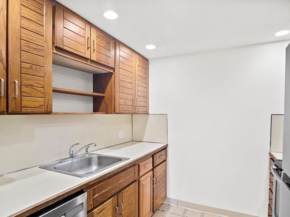200 Burkhall 803, Weymouth MA 02190