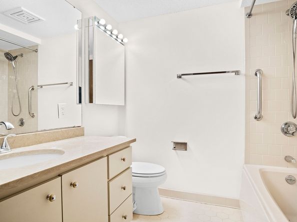 200 Burkhall 803, Weymouth MA 02190