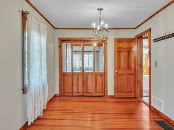 210 Barton Rd, Stow MA 01775