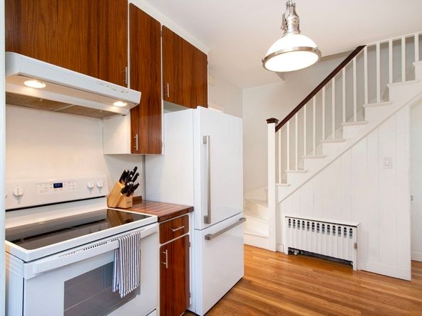 90 Shore Ave, Quincy MA 02169