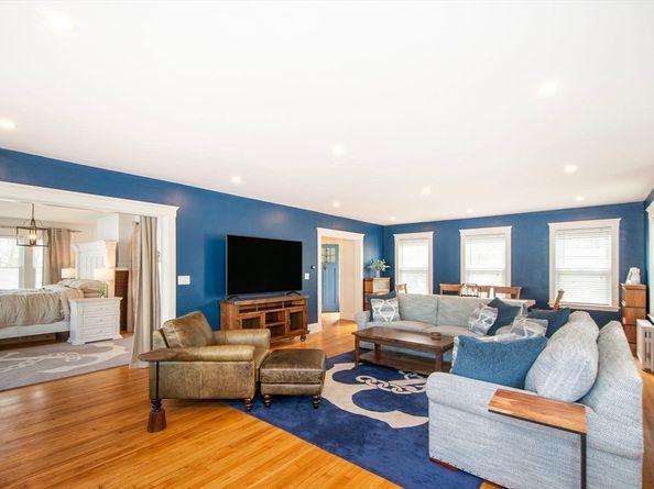 90 Shore Ave, Quincy MA 02169