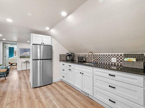 127 Selwyn St, Boston MA 02131