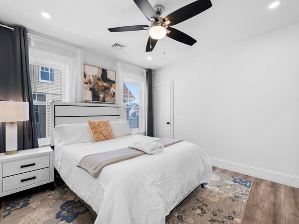 127 Selwyn St, Boston MA 02131