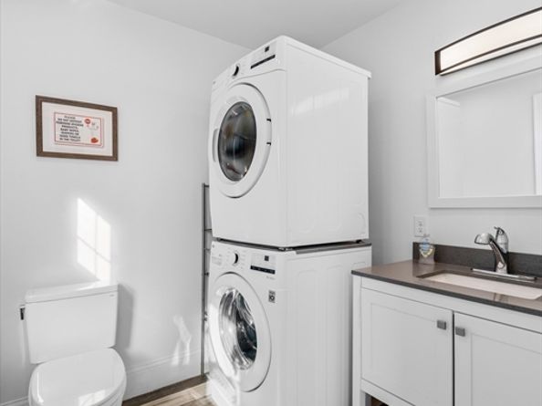 127 Selwyn St, Boston MA 02131