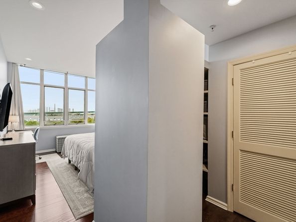 197 Eighth St 628, Boston MA 02129