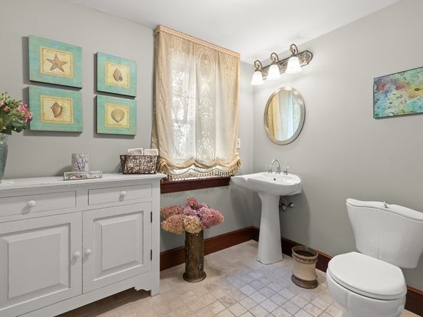 13 Phillips Ave, Rockport MA 01966